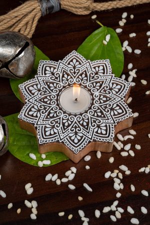 Handcrafted Sheesham Wood Block Lea Lights Holder